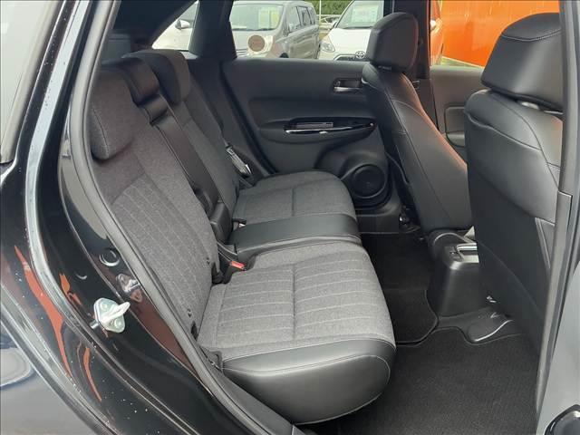 フィット ｅ：ＨＥＶホーム　禁煙車　４ＷＤナビゲーション　バックカメラ　ホンダセンシング　アダプティブクルーズコントロール　ドライブレコーダー　ＬＥＤライト　ＥＴＣ　オートエアコン　シートリフター　スマートキー　バニティーミラー（15枚目）