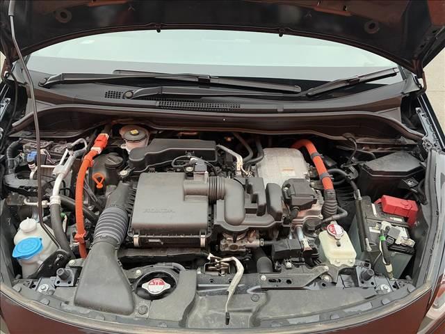 フィット ｅ：ＨＥＶホーム　禁煙車　４ＷＤナビゲーション　バックカメラ　ホンダセンシング　アダプティブクルーズコントロール　ドライブレコーダー　ＬＥＤライト　ＥＴＣ　オートエアコン　シートリフター　スマートキー　バニティーミラー（19枚目）