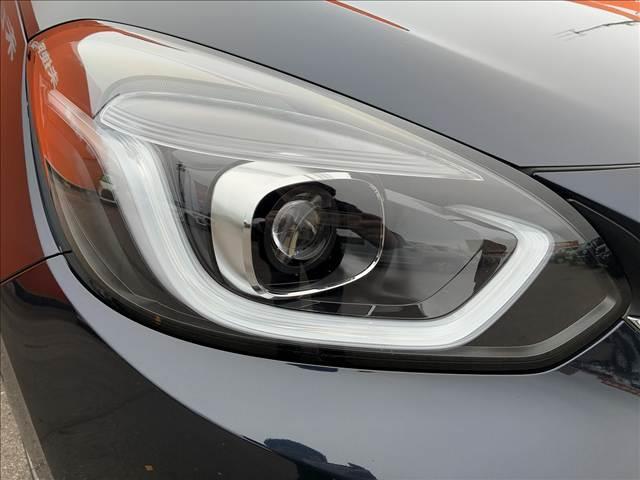 フィット ｅ：ＨＥＶホーム　禁煙車　４ＷＤナビゲーション　バックカメラ　ホンダセンシング　アダプティブクルーズコントロール　ドライブレコーダー　ＬＥＤライト　ＥＴＣ　オートエアコン　シートリフター　スマートキー　バニティーミラー（23枚目）