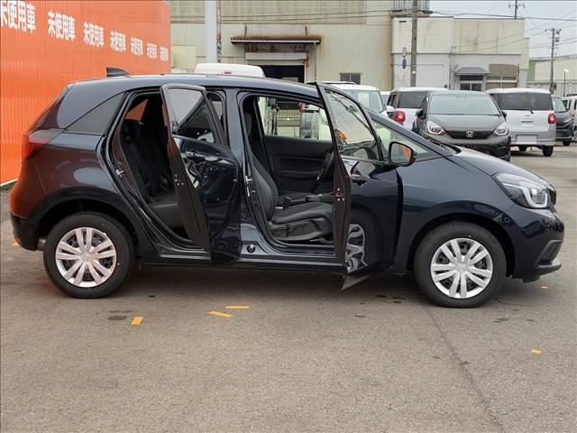 フィット ｅ：ＨＥＶホーム　禁煙車　４ＷＤナビゲーション　バックカメラ　ホンダセンシング　アダプティブクルーズコントロール　ドライブレコーダー　ＬＥＤライト　ＥＴＣ　オートエアコン　シートリフター　スマートキー　バニティーミラー（27枚目）