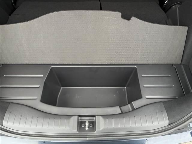 フィット ｅ：ＨＥＶホーム　禁煙車　４ＷＤナビゲーション　バックカメラ　ホンダセンシング　アダプティブクルーズコントロール　ドライブレコーダー　ＬＥＤライト　ＥＴＣ　オートエアコン　シートリフター　スマートキー　バニティーミラー（36枚目）