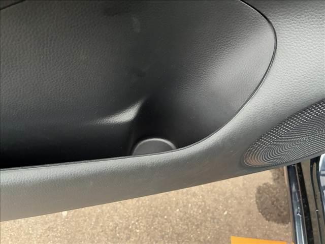 フィット ｅ：ＨＥＶホーム　禁煙車　４ＷＤナビゲーション　バックカメラ　ホンダセンシング　アダプティブクルーズコントロール　ドライブレコーダー　ＬＥＤライト　ＥＴＣ　オートエアコン　シートリフター　スマートキー　バニティーミラー（45枚目）