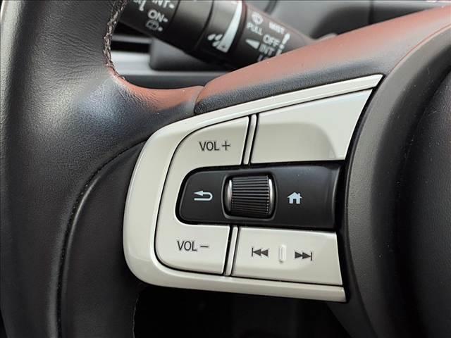 フィット ｅ：ＨＥＶホーム　禁煙車　４ＷＤナビゲーション　バックカメラ　ホンダセンシング　アダプティブクルーズコントロール　ドライブレコーダー　ＬＥＤライト　ＥＴＣ　オートエアコン　シートリフター　スマートキー　バニティーミラー（53枚目）