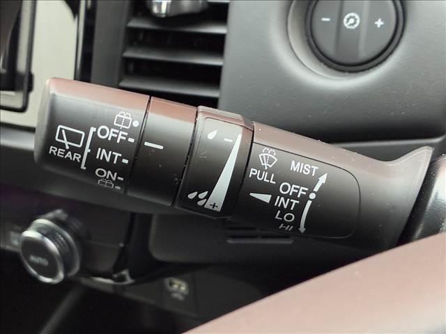 フィット ｅ：ＨＥＶホーム　禁煙車　４ＷＤナビゲーション　バックカメラ　ホンダセンシング　アダプティブクルーズコントロール　ドライブレコーダー　ＬＥＤライト　ＥＴＣ　オートエアコン　シートリフター　スマートキー　バニティーミラー（54枚目）