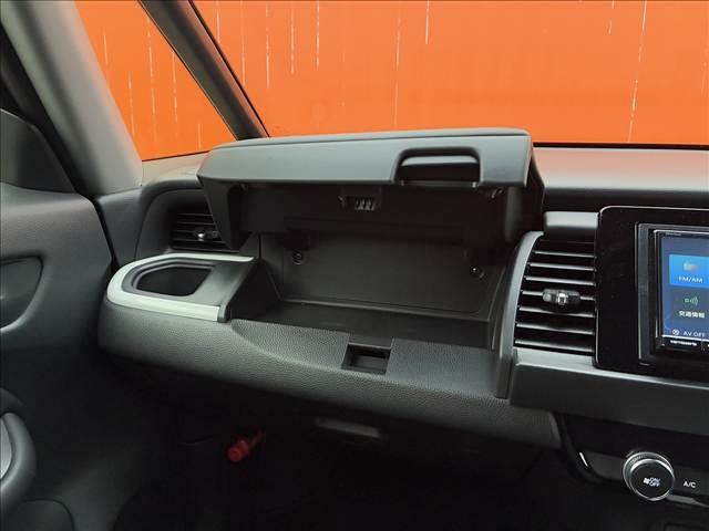 フィット ｅ：ＨＥＶホーム　禁煙車　４ＷＤナビゲーション　バックカメラ　ホンダセンシング　アダプティブクルーズコントロール　ドライブレコーダー　ＬＥＤライト　ＥＴＣ　オートエアコン　シートリフター　スマートキー　バニティーミラー（72枚目）