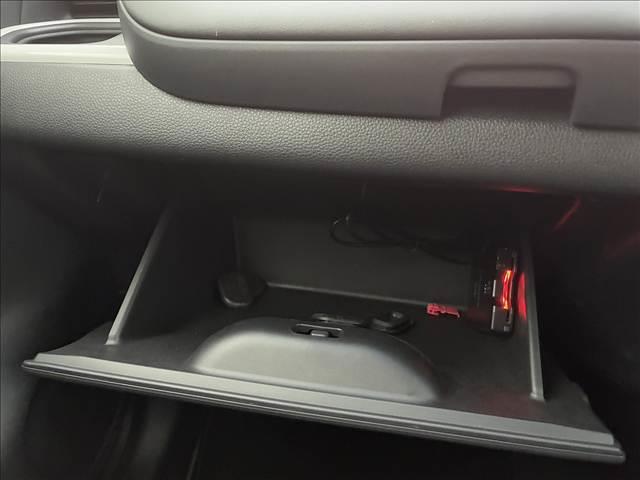 フィット ｅ：ＨＥＶホーム　禁煙車　４ＷＤナビゲーション　バックカメラ　ホンダセンシング　アダプティブクルーズコントロール　ドライブレコーダー　ＬＥＤライト　ＥＴＣ　オートエアコン　シートリフター　スマートキー　バニティーミラー（73枚目）