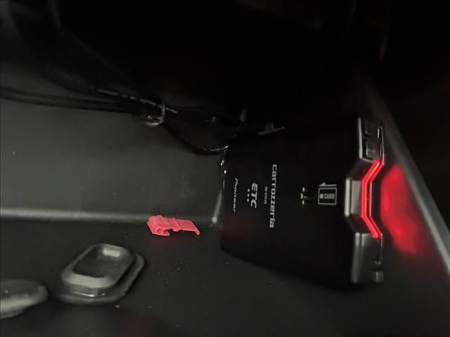 フィット ｅ：ＨＥＶホーム　禁煙車　４ＷＤナビゲーション　バックカメラ　ホンダセンシング　アダプティブクルーズコントロール　ドライブレコーダー　ＬＥＤライト　ＥＴＣ　オートエアコン　シートリフター　スマートキー　バニティーミラー（75枚目）