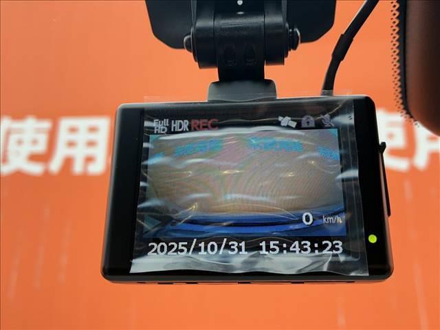 フィット HOME 20周年特別仕様車 Maison 禁煙車 4WD ナビゲーション バックカメラ ホンダセンシング アダプティブクルーズコントロール ドライブレコーダー LEDライト ETC オートエアコン シートヒーター シートリフター スマートキー(12枚目)