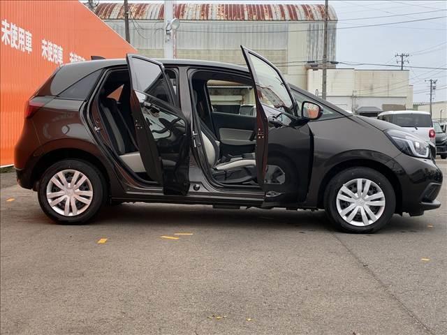 フィット HOME 20周年特別仕様車 Maison 禁煙車 4WD ナビゲーション バックカメラ ホンダセンシング アダプティブクルーズコントロール ドライブレコーダー LEDライト ETC オートエアコン シートヒーター シートリフター スマートキー(24枚目)