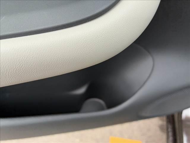 フィット HOME 20周年特別仕様車 Maison 禁煙車 4WD ナビゲーション バックカメラ ホンダセンシング アダプティブクルーズコントロール ドライブレコーダー LEDライト ETC オートエアコン シートヒーター シートリフター スマートキー(43枚目)