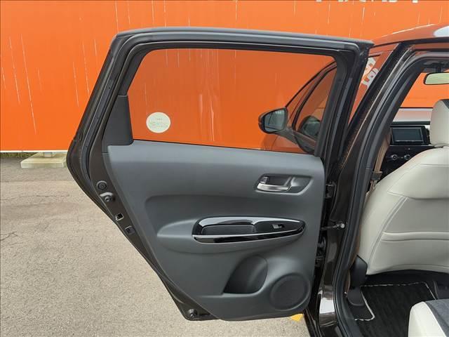 フィット HOME 20周年特別仕様車 Maison 禁煙車 4WD ナビゲーション バックカメラ ホンダセンシング アダプティブクルーズコントロール ドライブレコーダー LEDライト ETC オートエアコン シートヒーター シートリフター スマートキー(44枚目)