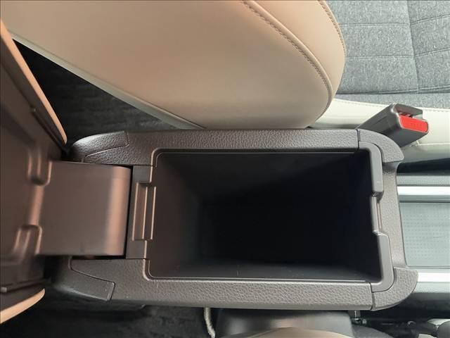 フィット HOME 20周年特別仕様車 Maison 禁煙車 4WD ナビゲーション バックカメラ ホンダセンシング アダプティブクルーズコントロール ドライブレコーダー LEDライト ETC オートエアコン シートヒーター シートリフター スマートキー(63枚目)