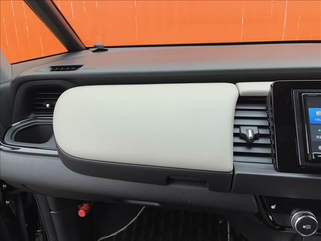 フィット HOME 20周年特別仕様車 Maison 禁煙車 4WD ナビゲーション バックカメラ ホンダセンシング アダプティブクルーズコントロール ドライブレコーダー LEDライト ETC オートエアコン シートヒーター シートリフター スマートキー(65枚目)