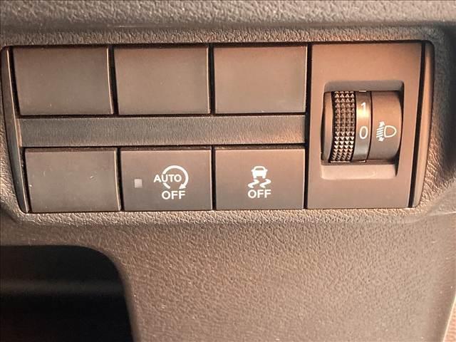 デイズ Ｂ　禁煙車　ＳＤナビ　マニュアルエアコン　キーレスキー　バニティーミラー　アイドリングストップ　パワーステアリング　パワーウインドウ　横滑り抑制機能　シートリフター　チルトステアリング（10枚目）