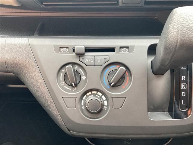 デイズ Ｂ　禁煙車　ＳＤナビ　マニュアルエアコン　キーレスキー　バニティーミラー　アイドリングストップ　パワーステアリング　パワーウインドウ　横滑り抑制機能　シートリフター　チルトステアリング（11枚目）