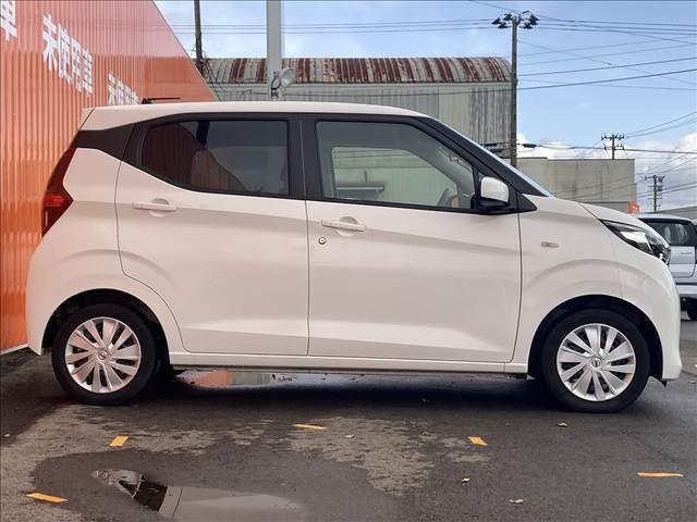 デイズ Ｂ　禁煙車　ＳＤナビ　マニュアルエアコン　キーレスキー　バニティーミラー　アイドリングストップ　パワーステアリング　パワーウインドウ　横滑り抑制機能　シートリフター　チルトステアリング（26枚目）