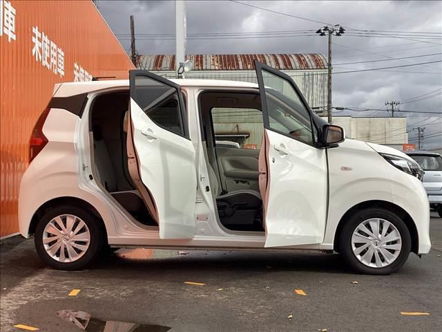 デイズ Ｂ　禁煙車　ＳＤナビ　マニュアルエアコン　キーレスキー　バニティーミラー　アイドリングストップ　パワーステアリング　パワーウインドウ　横滑り抑制機能　シートリフター　チルトステアリング（27枚目）