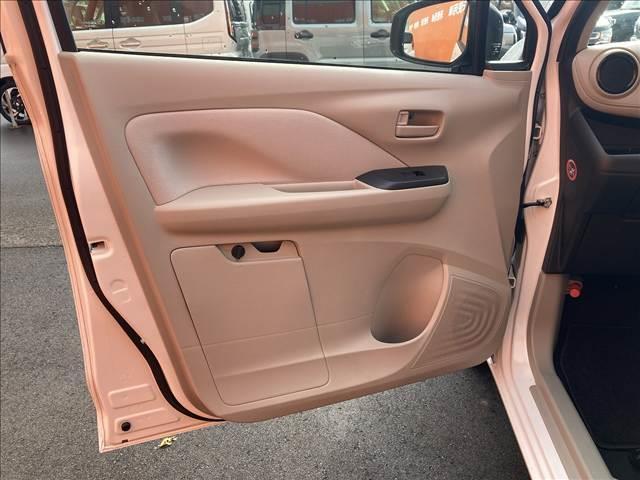 デイズ Ｂ　禁煙車　ＳＤナビ　マニュアルエアコン　キーレスキー　バニティーミラー　アイドリングストップ　パワーステアリング　パワーウインドウ　横滑り抑制機能　シートリフター　チルトステアリング（30枚目）