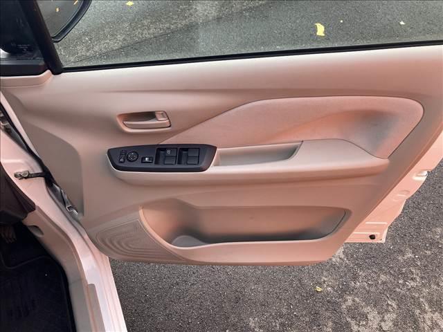 デイズ Ｂ　禁煙車　ＳＤナビ　マニュアルエアコン　キーレスキー　バニティーミラー　アイドリングストップ　パワーステアリング　パワーウインドウ　横滑り抑制機能　シートリフター　チルトステアリング（35枚目）