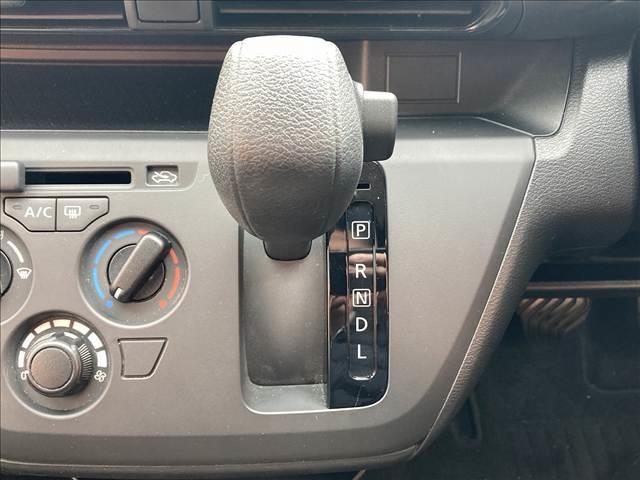 デイズ Ｂ　禁煙車　ＳＤナビ　マニュアルエアコン　キーレスキー　バニティーミラー　アイドリングストップ　パワーステアリング　パワーウインドウ　横滑り抑制機能　シートリフター　チルトステアリング（62枚目）