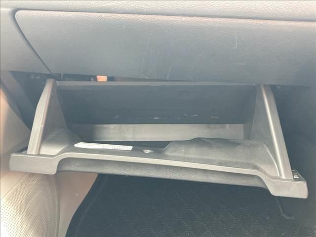 デイズ Ｂ　禁煙車　ＳＤナビ　マニュアルエアコン　キーレスキー　バニティーミラー　アイドリングストップ　パワーステアリング　パワーウインドウ　横滑り抑制機能　シートリフター　チルトステアリング（67枚目）