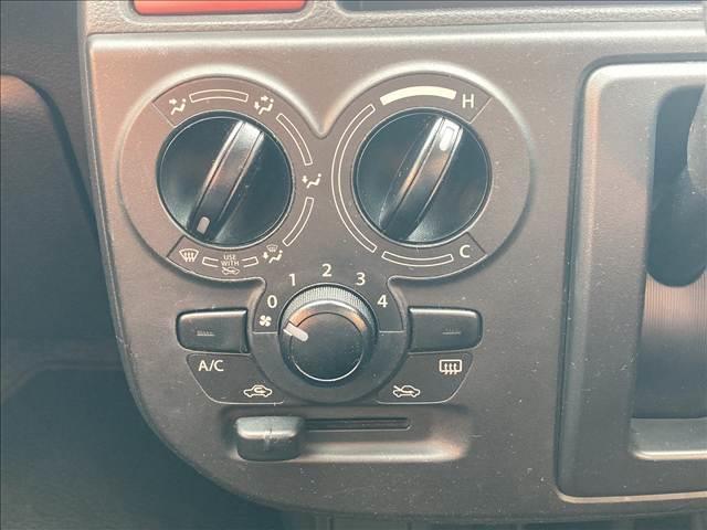 アルト Ｌ　禁煙車　ナビゲーション　シートヒーター　スズキセーフティーサポート　ＥＴＣ　マニュアルエアコン　パワーウインドウ　パワーステアリング　エアバック　オートライト　キーレスキー（13枚目）