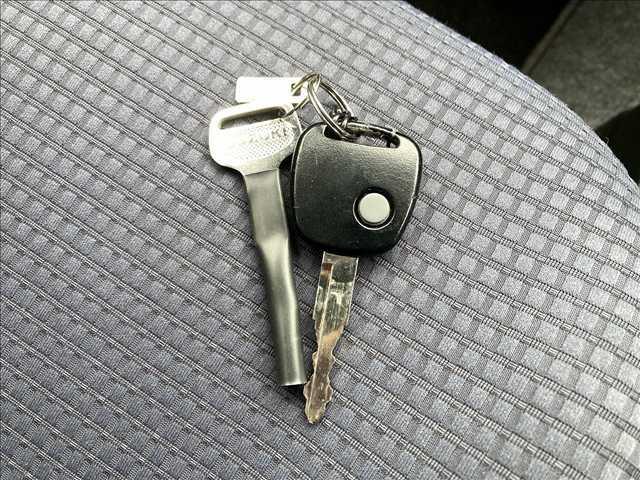 アルト Ｌ　禁煙車　ナビゲーション　シートヒーター　スズキセーフティーサポート　ＥＴＣ　マニュアルエアコン　パワーウインドウ　パワーステアリング　エアバック　オートライト　キーレスキー（77枚目）