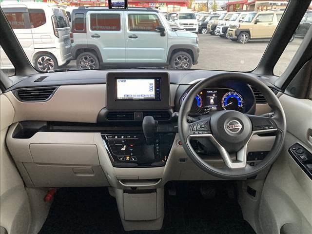 ルークス Ｘ　禁煙車　４ＷＤ　ＳＤナビ　ＥＴＣ　全方位カメラ　インテリジェントエマージェンシーブレーキ　ドライブレコーダー　シートヒーター　スマートキー　オートライト　シートリフター　チルトステアリング（8枚目）