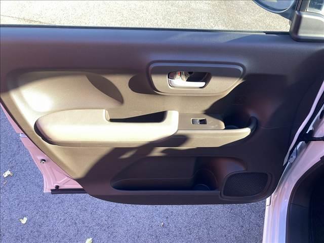 ふぃのの在庫を見ていただきありがとうございます。総在庫６００台以上　届出済未使用車専門店でございます。ぜひ一度　０１２０‐１５３‐４４０までお問合せください