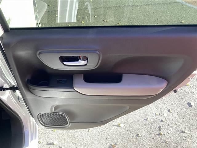 ふぃのの在庫を見ていただきありがとうございます。総在庫６００台以上　届出済未使用車専門店でございます。ぜひ一度　０１２０‐１５３‐４４０までお問合せください