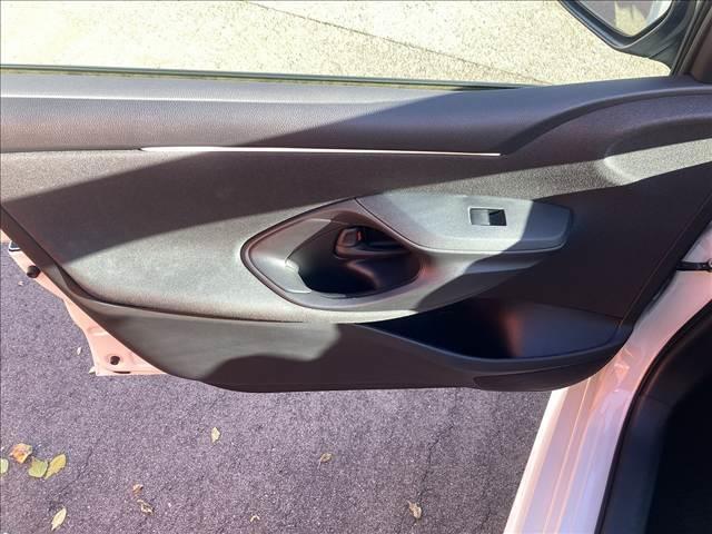 ふぃのの在庫を見ていただきありがとうございます。総在庫６００台以上　届出済未使用車専門店でございます。ぜひ一度　０１２０‐１５３‐４４０までお問合せください