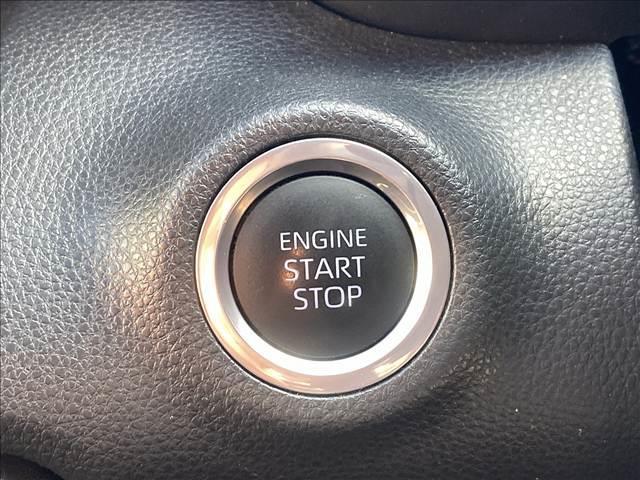 ふぃのの在庫を見ていただきありがとうございます。総在庫６００台以上　届出済未使用車専門店でございます。ぜひ一度　０１２０‐１５３‐４４０までお問合せください