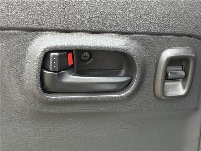 ふぃのの在庫を見ていただきありがとうございます。総在庫６００台以上　届出済未使用車専門店でございます。ぜひ一度　０１２０‐１５３‐４４０までお問合せください