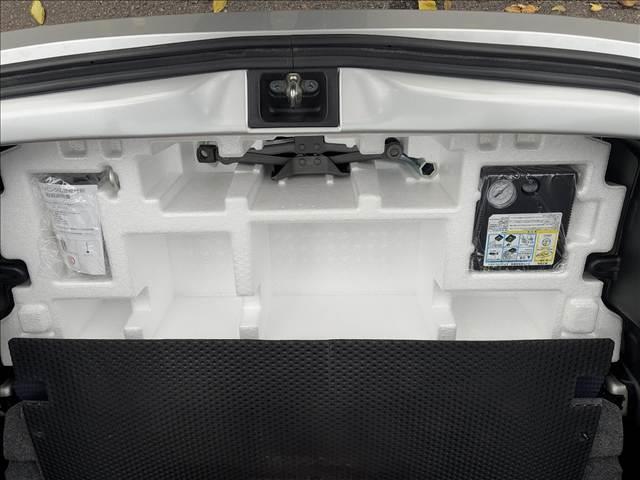 ふぃのの在庫を見ていただきありがとうございます。総在庫６００台以上　届出済未使用車専門店でございます。ぜひ一度　０１２０‐１５３‐４４０までお問合せください