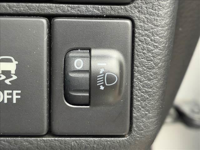 ふぃのの在庫を見ていただきありがとうございます。総在庫６００台以上　届出済未使用車専門店でございます。ぜひ一度　０１２０‐１５３‐４４０までお問合せください