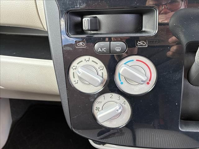 デイズ Ｊ　禁煙車　　ＣＤデッキ　ドライブレコーダー　マニュアルエアコン　バニティーミラー　ドリンクホルダー　ヘッドライトレベライザー　シガーソケット　エンジンスターター　パワーステアリング　パワーウインドウ（12枚目）