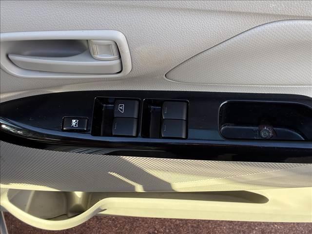 デイズ Ｊ　禁煙車　　ＣＤデッキ　ドライブレコーダー　マニュアルエアコン　バニティーミラー　ドリンクホルダー　ヘッドライトレベライザー　シガーソケット　エンジンスターター　パワーステアリング　パワーウインドウ（32枚目）