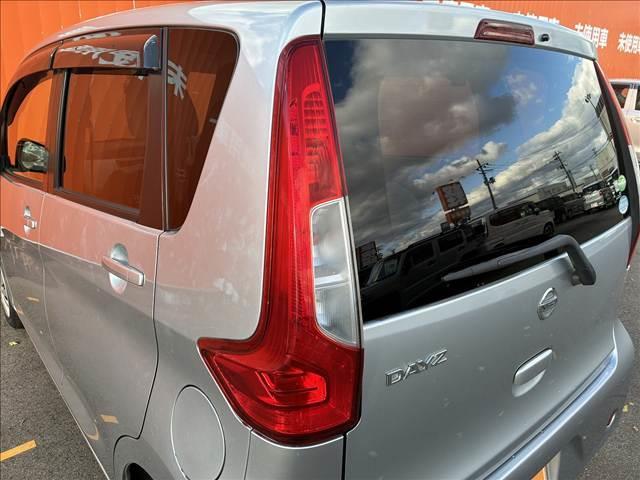 デイズ Ｊ　禁煙車　　ＣＤデッキ　ドライブレコーダー　マニュアルエアコン　バニティーミラー　ドリンクホルダー　ヘッドライトレベライザー　シガーソケット　エンジンスターター　パワーステアリング　パワーウインドウ（39枚目）