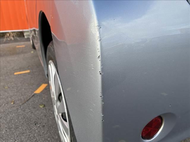 デイズ Ｊ　禁煙車　　ＣＤデッキ　ドライブレコーダー　マニュアルエアコン　バニティーミラー　ドリンクホルダー　ヘッドライトレベライザー　シガーソケット　エンジンスターター　パワーステアリング　パワーウインドウ（41枚目）