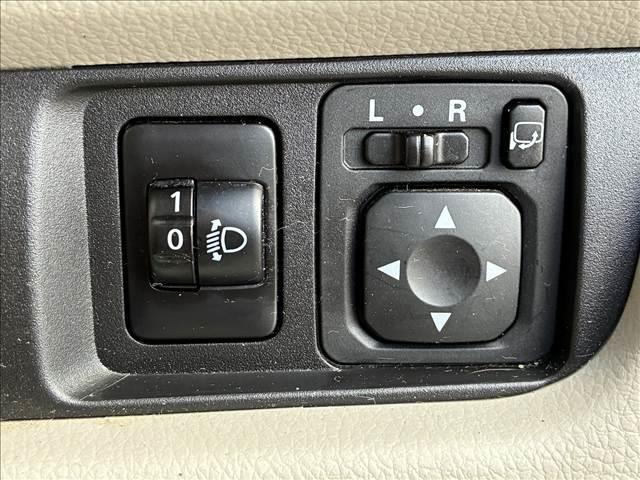 デイズ Ｊ　禁煙車　　ＣＤデッキ　ドライブレコーダー　マニュアルエアコン　バニティーミラー　ドリンクホルダー　ヘッドライトレベライザー　シガーソケット　エンジンスターター　パワーステアリング　パワーウインドウ（53枚目）