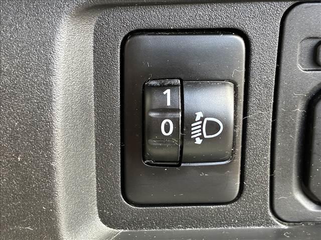 デイズ Ｊ　禁煙車　　ＣＤデッキ　ドライブレコーダー　マニュアルエアコン　バニティーミラー　ドリンクホルダー　ヘッドライトレベライザー　シガーソケット　エンジンスターター　パワーステアリング　パワーウインドウ（54枚目）