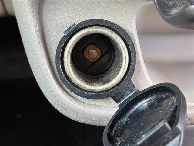 デイズ Ｊ　禁煙車　　ＣＤデッキ　ドライブレコーダー　マニュアルエアコン　バニティーミラー　ドリンクホルダー　ヘッドライトレベライザー　シガーソケット　エンジンスターター　パワーステアリング　パワーウインドウ（59枚目）