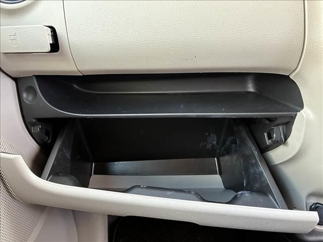 デイズ Ｊ　禁煙車　　ＣＤデッキ　ドライブレコーダー　マニュアルエアコン　バニティーミラー　ドリンクホルダー　ヘッドライトレベライザー　シガーソケット　エンジンスターター　パワーステアリング　パワーウインドウ（60枚目）