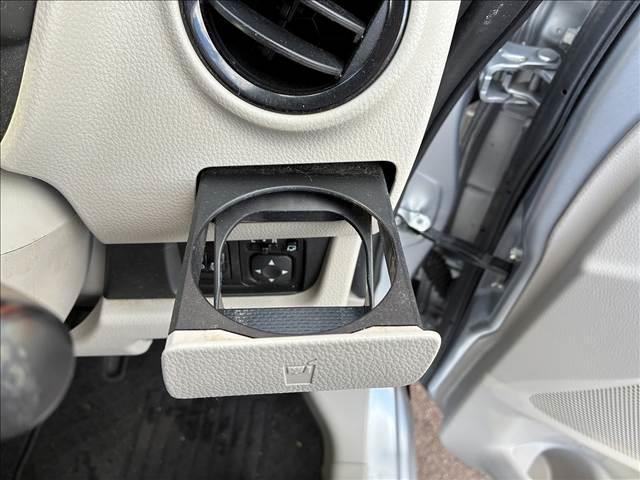 デイズ Ｊ　禁煙車　　ＣＤデッキ　ドライブレコーダー　マニュアルエアコン　バニティーミラー　ドリンクホルダー　ヘッドライトレベライザー　シガーソケット　エンジンスターター　パワーステアリング　パワーウインドウ（62枚目）
