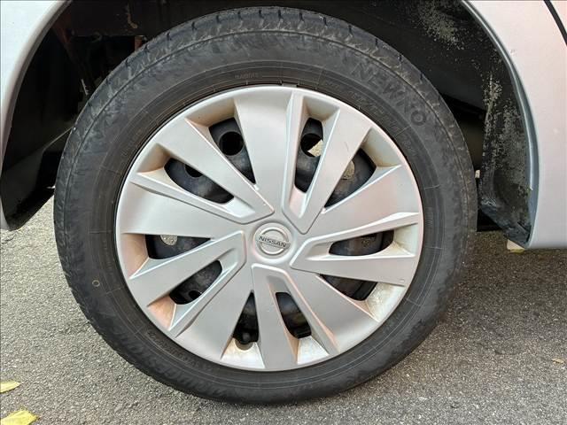 デイズ Ｊ　禁煙車　　ＣＤデッキ　ドライブレコーダー　マニュアルエアコン　バニティーミラー　ドリンクホルダー　ヘッドライトレベライザー　シガーソケット　エンジンスターター　パワーステアリング　パワーウインドウ（70枚目）