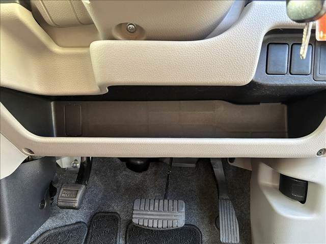 デイズ Ｊ　禁煙車　　ＣＤデッキ　ドライブレコーダー　マニュアルエアコン　バニティーミラー　ドリンクホルダー　ヘッドライトレベライザー　シガーソケット　エンジンスターター　パワーステアリング　パワーウインドウ（74枚目）