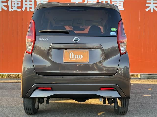 デイズ Ｘ　禁煙車　４ＷＤ　純正９インチナビ　インテリジェントエマージェンシーブレーキ　全方位モニター　シートヒーター　スマートキー　ＥＴＣ　ＵＳＢ　純正アルミホイール　ＳＲＳエアバック　バニティーミラー（17枚目）
