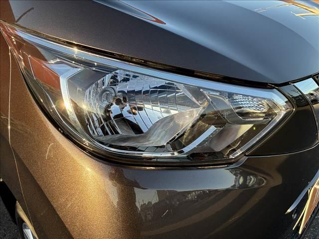 デイズ Ｘ　禁煙車　４ＷＤ　純正９インチナビ　インテリジェントエマージェンシーブレーキ　全方位モニター　シートヒーター　スマートキー　ＥＴＣ　ＵＳＢ　純正アルミホイール　ＳＲＳエアバック　バニティーミラー（23枚目）