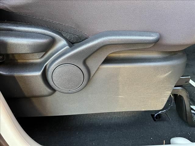 デイズ Ｘ　禁煙車　４ＷＤ　純正９インチナビ　インテリジェントエマージェンシーブレーキ　全方位モニター　シートヒーター　スマートキー　ＥＴＣ　ＵＳＢ　純正アルミホイール　ＳＲＳエアバック　バニティーミラー（50枚目）