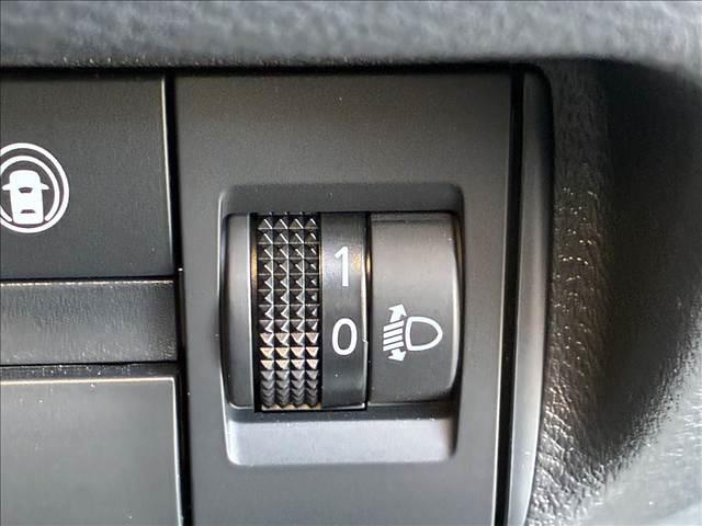 デイズ Ｘ　禁煙車　４ＷＤ　純正９インチナビ　インテリジェントエマージェンシーブレーキ　全方位モニター　シートヒーター　スマートキー　ＥＴＣ　ＵＳＢ　純正アルミホイール　ＳＲＳエアバック　バニティーミラー（59枚目）